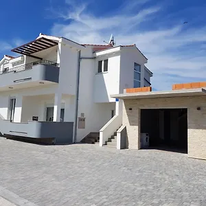  Apartment Mia